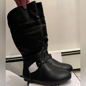 Size 8 women’s slouch boots